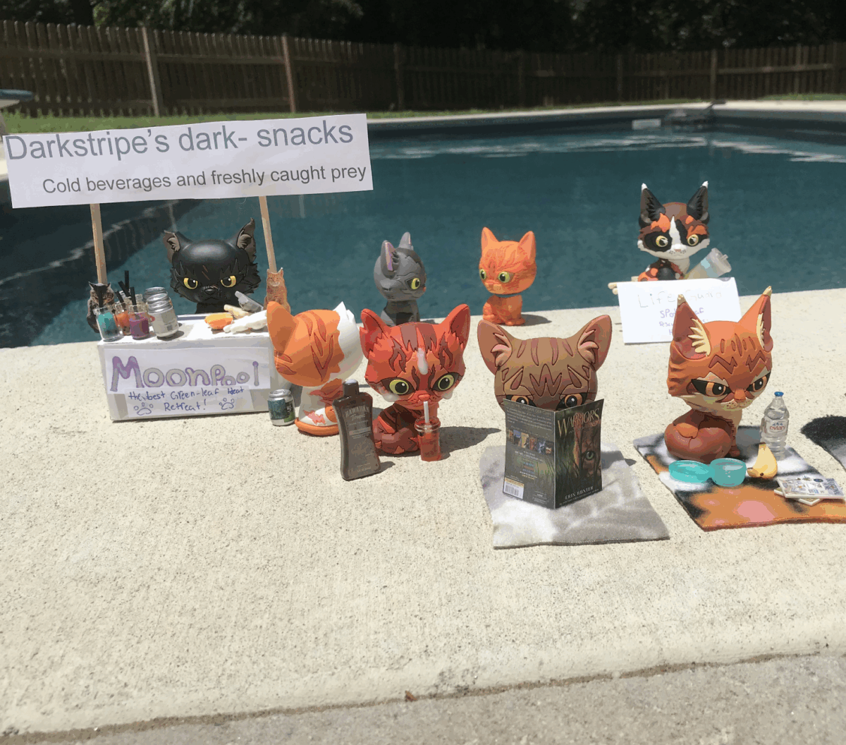 Vicky Holmes unboxes Mini Plush characters